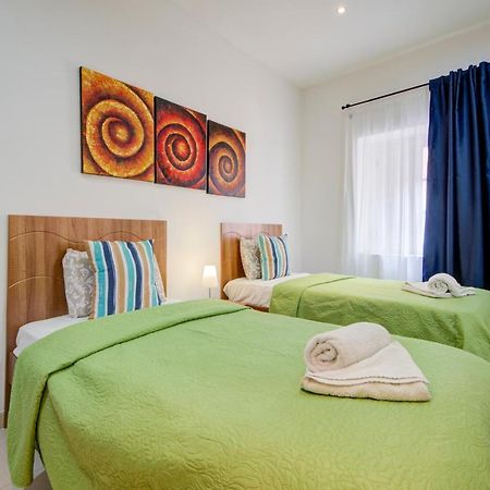 St Julians 2 Bedroom Apartment With Commanding Seaviews By Shortletsmalta Saint Julian's 外观 照片