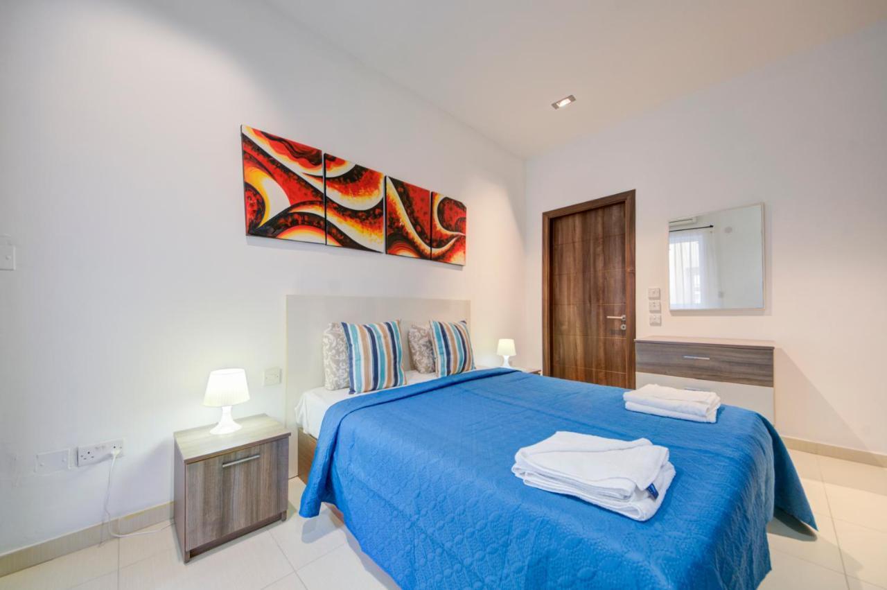 St Julians 2 Bedroom Apartment With Commanding Seaviews By Shortletsmalta Saint Julian's 外观 照片