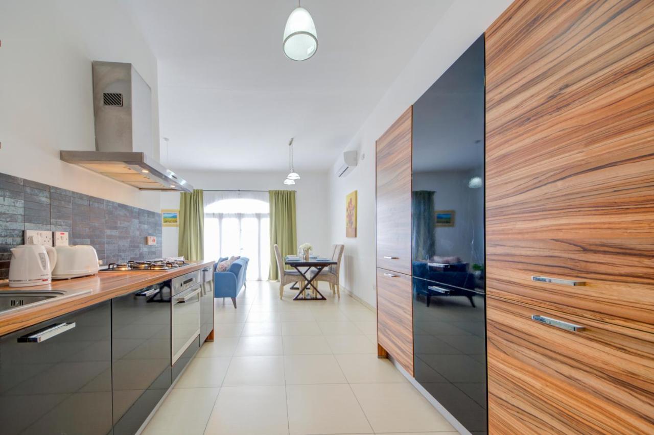 St Julians 2 Bedroom Apartment With Commanding Seaviews By Shortletsmalta Saint Julian's 外观 照片