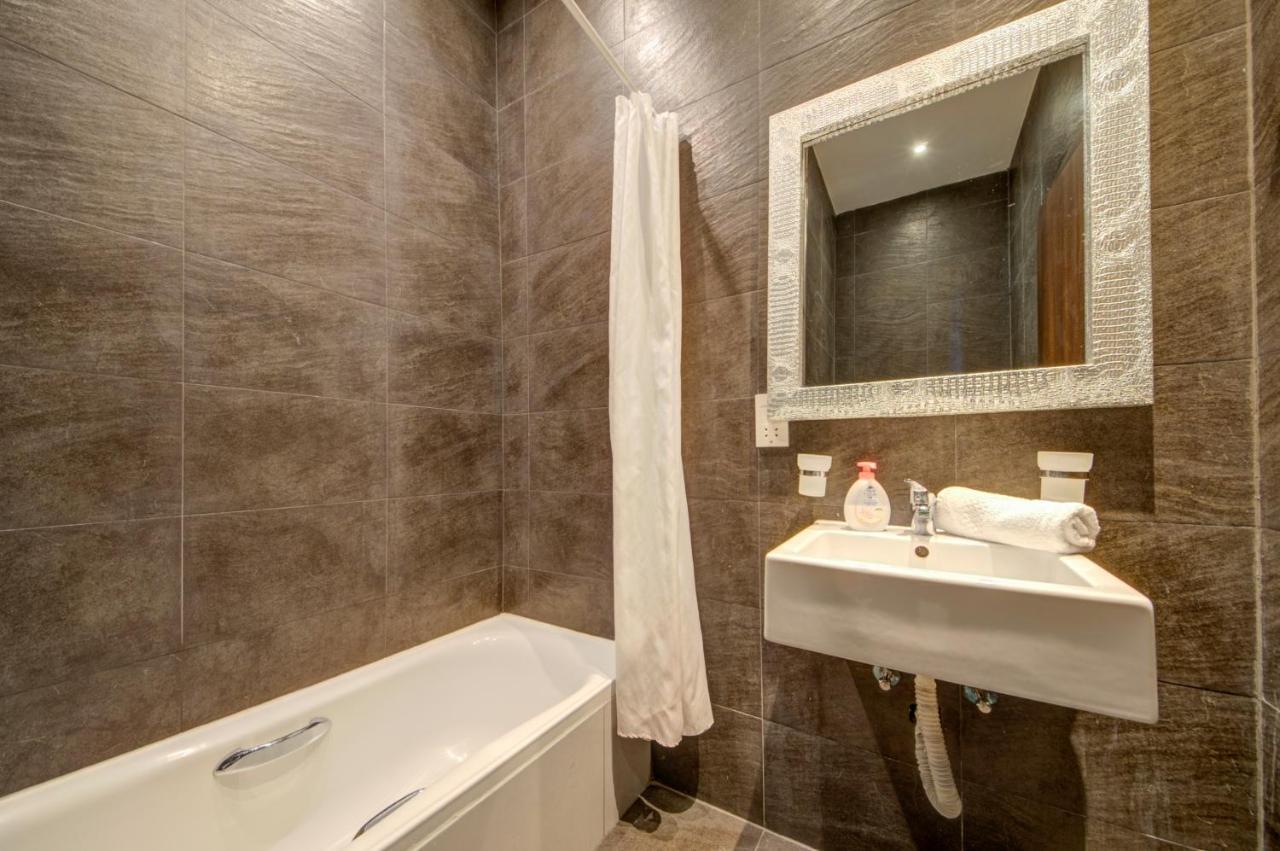 St Julians 2 Bedroom Apartment With Commanding Seaviews By Shortletsmalta Saint Julian's 外观 照片