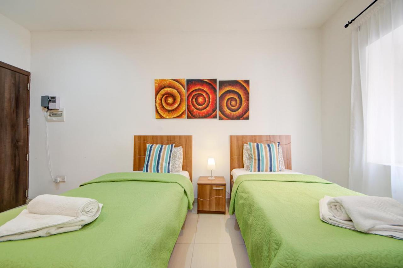St Julians 2 Bedroom Apartment With Commanding Seaviews By Shortletsmalta Saint Julian's 外观 照片