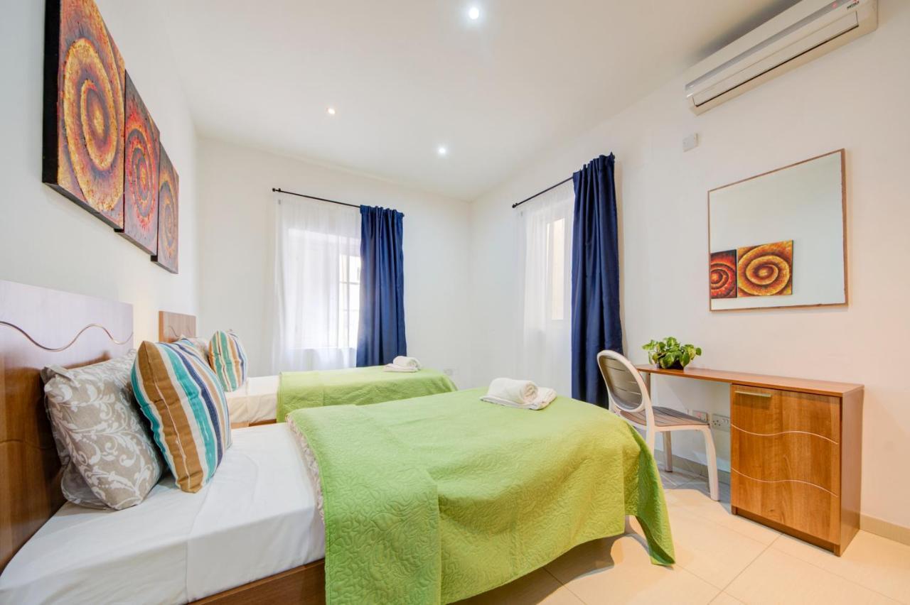 St Julians 2 Bedroom Apartment With Commanding Seaviews By Shortletsmalta Saint Julian's 外观 照片